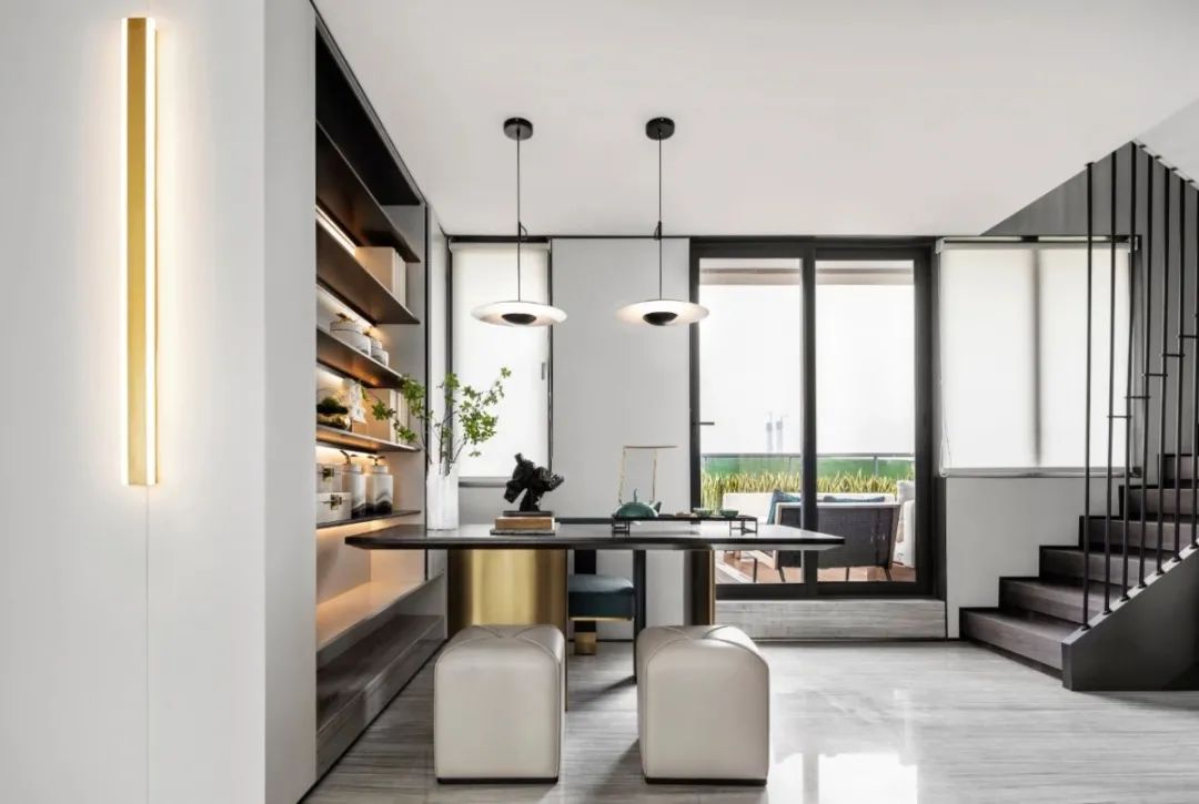 现代轻奢风格室内设计家装案例-楼梯间 现代轻奢风格室内设计家装案例-楼梯间