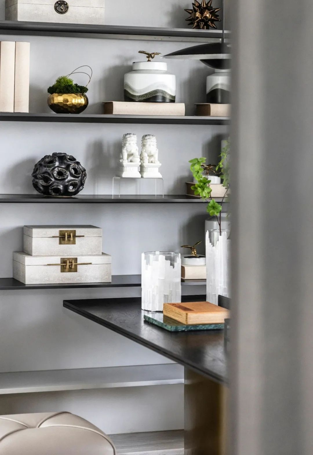 现代轻奢风格室内设计家装案例-边柜 现代轻奢风格室内设计家装案例-边柜